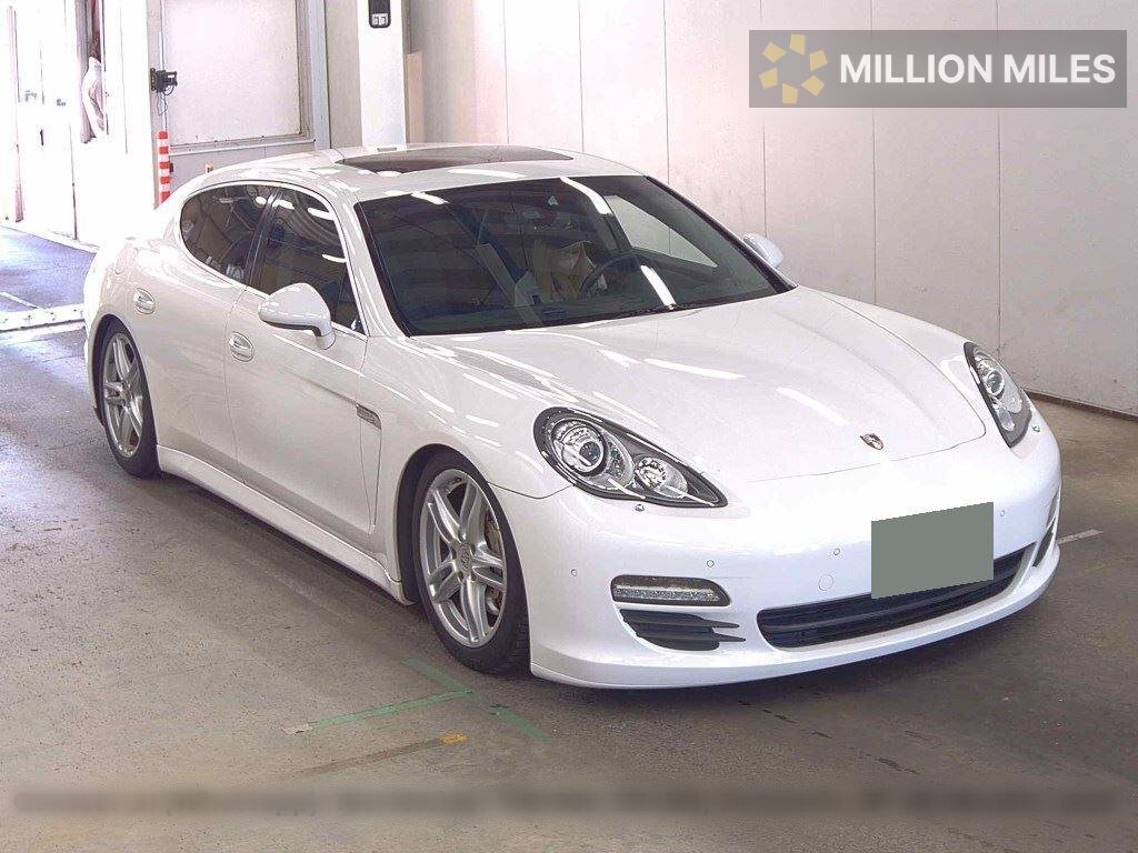 PORSCHE PANAMERA - View 1