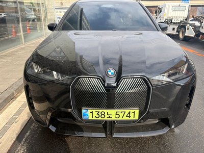 BMW IX - 2