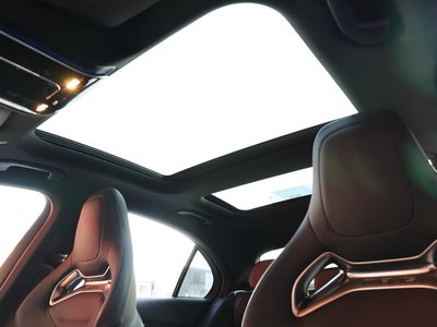 صورة مصغرة 15 لـ 2025 Mercedes-BENZ C-CLASS AMG
