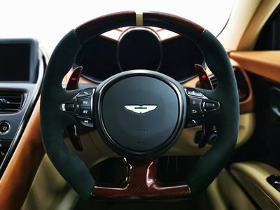 ASTON MARTIN DBS SUPERLEGGERA - 6