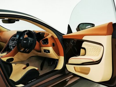 ASTON MARTIN DBS SUPERLEGGERA - 7