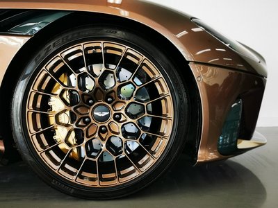 ASTON MARTIN DBS SUPERLEGGERA - 4