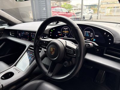 2021 Porsche TAYCAN 照片 12