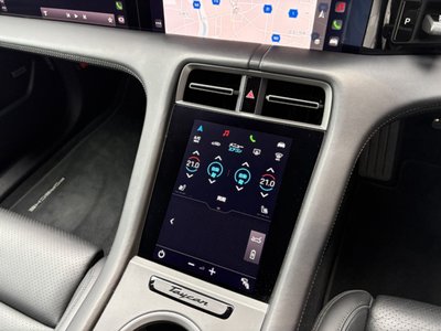 2021 Porsche TAYCAN 照片 19