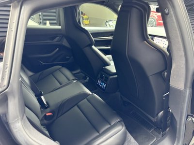 2021 Porsche TAYCAN 照片 20