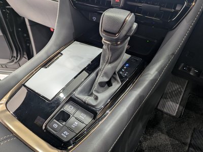 2024 Toyota ALPHARD — миниатюра 16