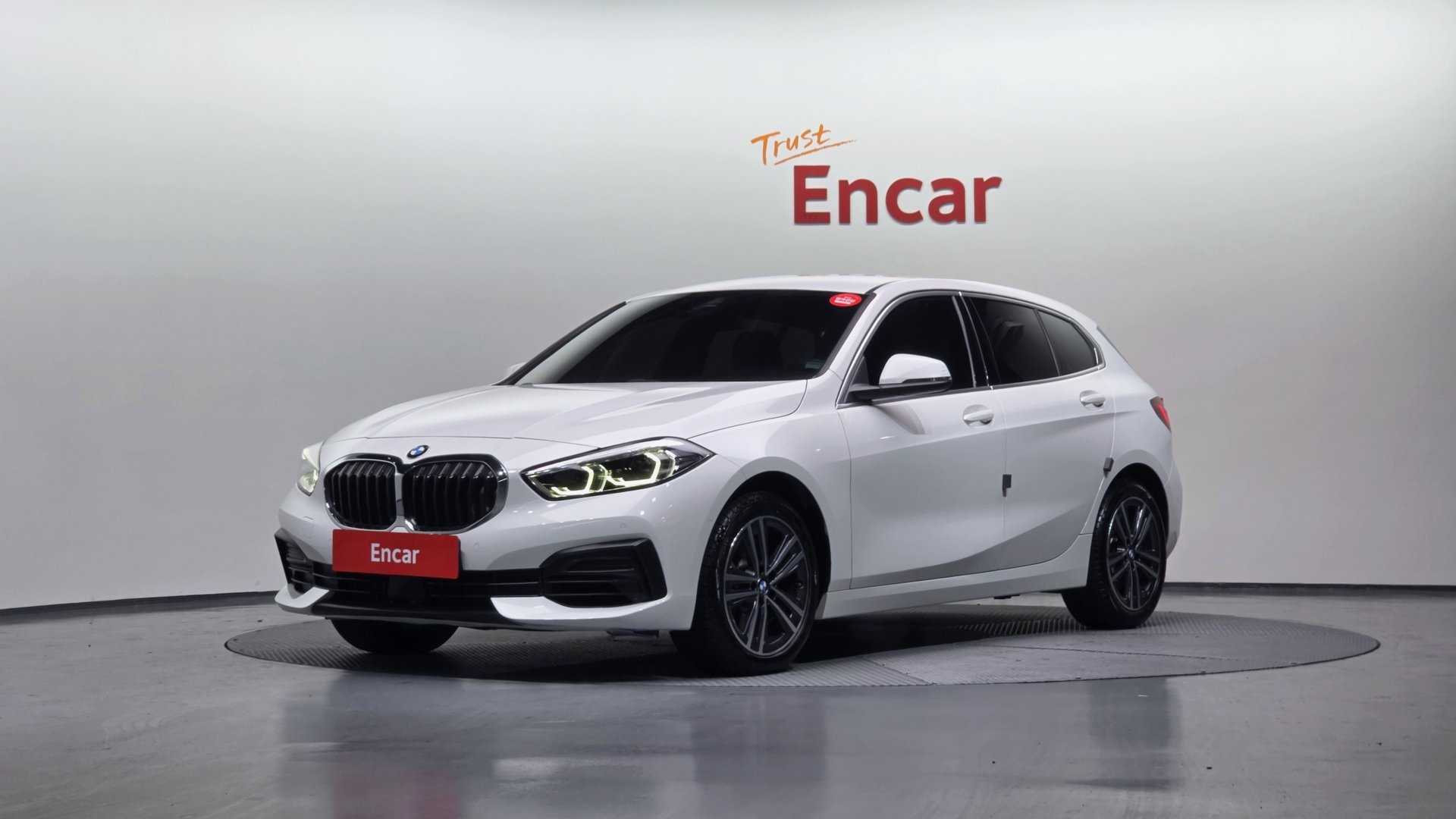 BMW 1 SERIES - View 1