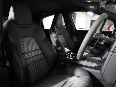 PORSCHE CAYENNE - 10