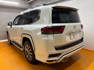 TOYOTA LAND CRUISER 300 - 8