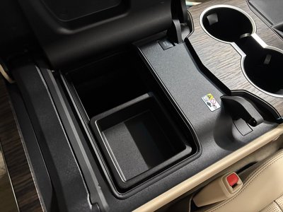صورة مصغرة 24 لـ 2025 Toyota LAND CRUISER 300