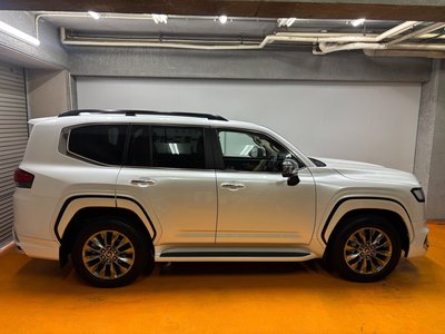 TOYOTA LAND CRUISER 300 - 10