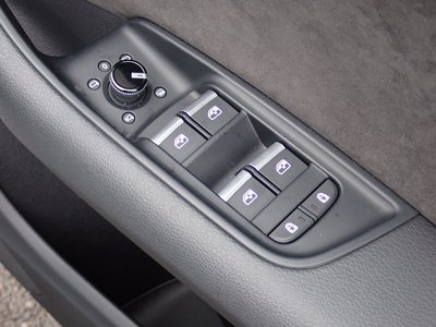 صورة مصغرة 32 لـ 2019 AUDI Q8