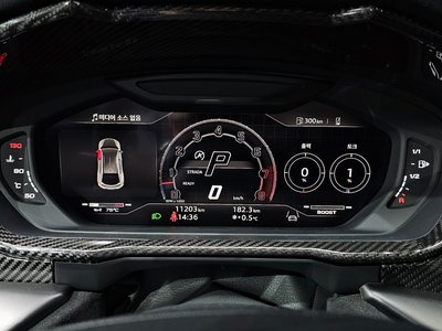 LAMBORGHINI URUS - 8