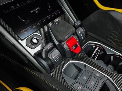 LAMBORGHINI URUS - 9