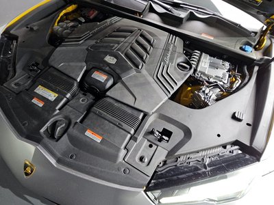 LAMBORGHINI URUS - 7