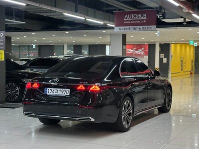 MERCEDES-BENZ E-CLASS - 2