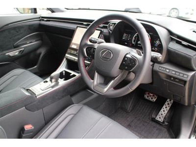 2025 Lexus LBX — миниатюра 30