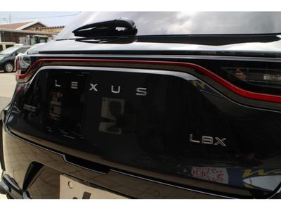 2025 Lexus LBX — миниатюра 23