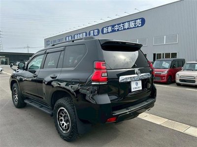 TOYOTA LAND CRUISER PRADO - 8