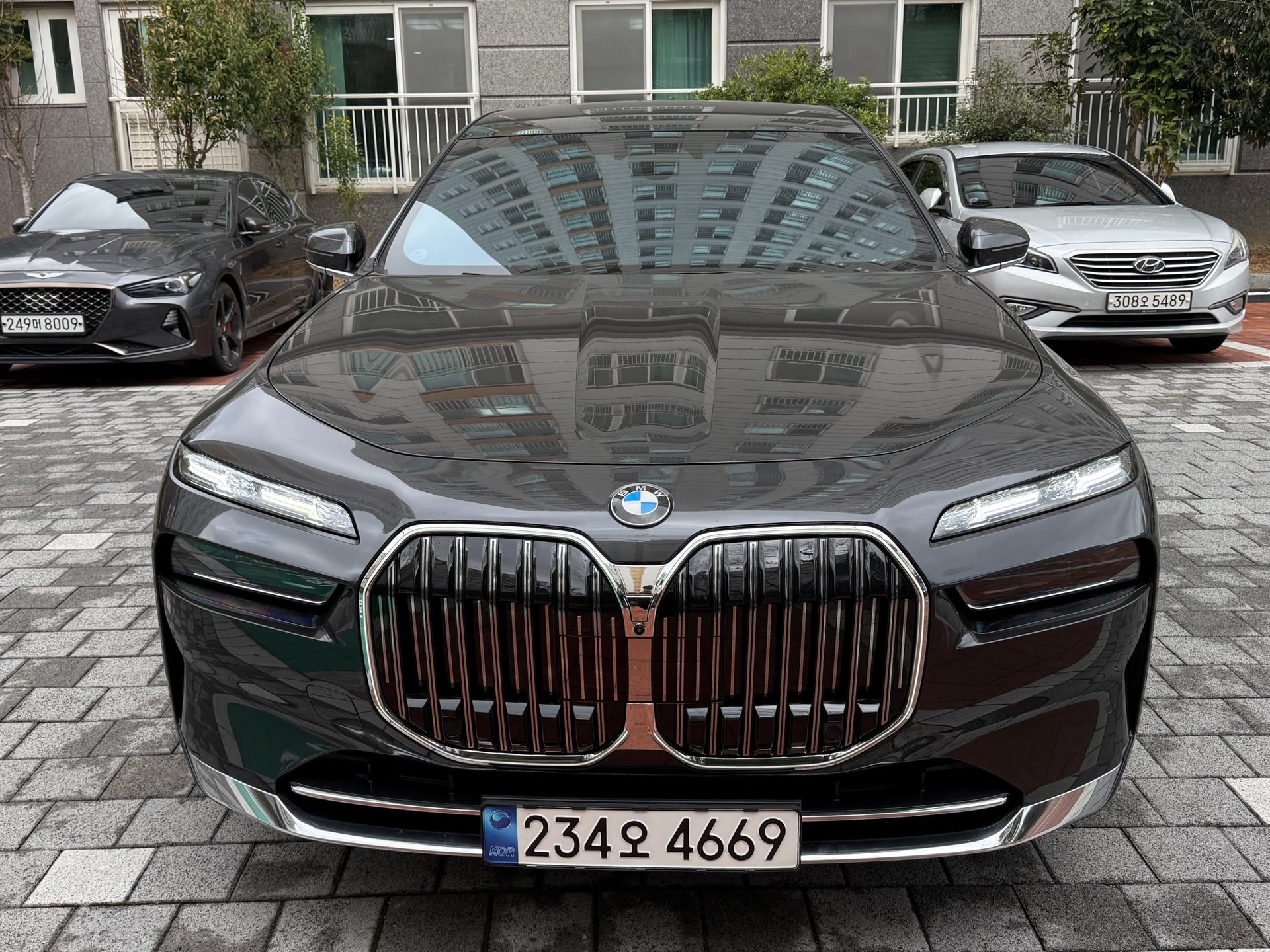 BMW 7 SERIES - View 1