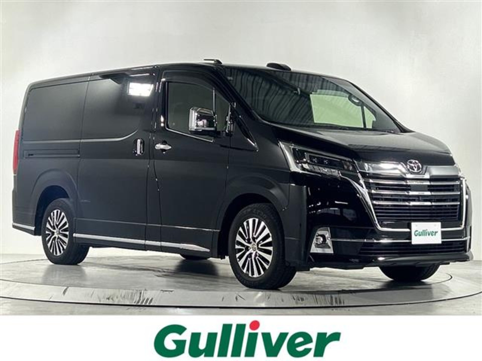 TOYOTA GRAND ACE - View 1