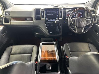 TOYOTA GRAND ACE - 3