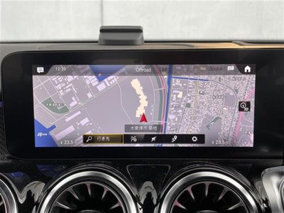 MERCEDES-BENZ GLB - 9