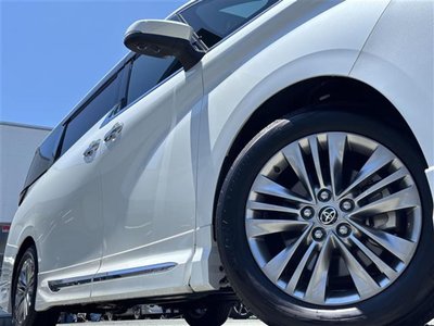 2023 TOYOTA ALPHARD photo 8