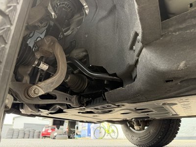 LAND ROVER DEFENDER - 7