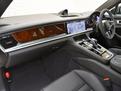 PORSCHE PANAMERA SPORT TURISMO - 8