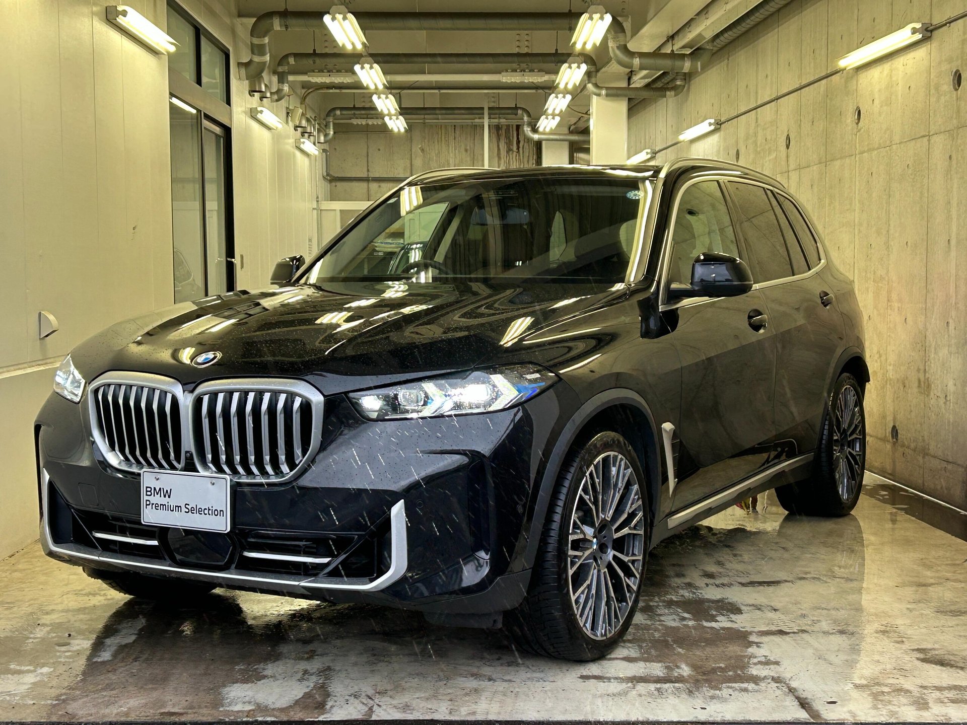 BMW X5 - View 1