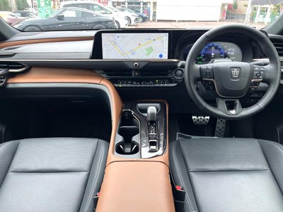 TOYOTA CROWN CROSSOVER - 2