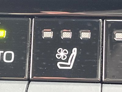 TOYOTA CROWN CROSSOVER - 7