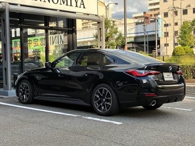 2025 BMW 4 SERIES photo 7