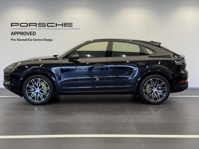 2025 Porsche CAYENNE 照片 2