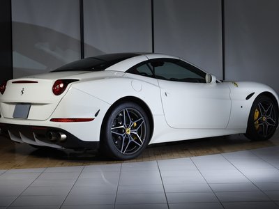 FERRARI CALIFORNIA T - 8