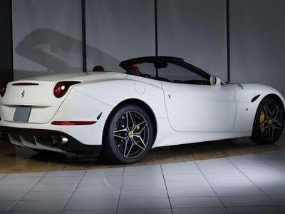 FERRARI CALIFORNIA T - 9