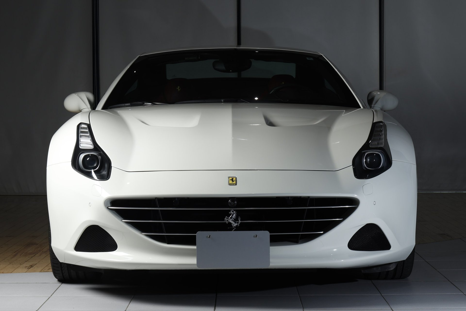 FERRARI CALIFORNIA T - View 1