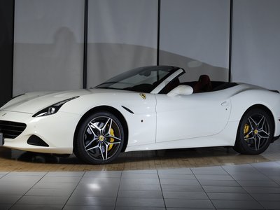 FERRARI CALIFORNIA T - 5