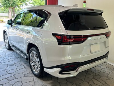 صورة 4 لـ 2025 Lexus LX