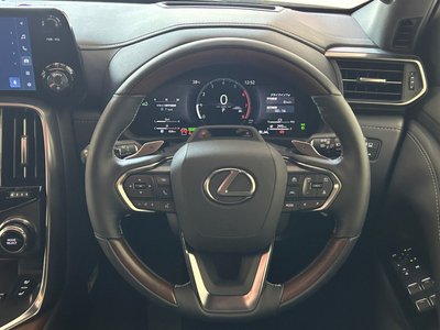 صورة 5 لـ 2025 Lexus LX