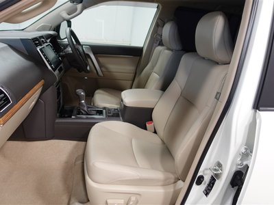 TOYOTA LAND CRUISER PRADO - 6