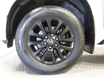 TOYOTA LAND CRUISER PRADO - 9