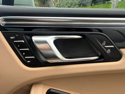 2025 Porsche MACAN 缩略图 21