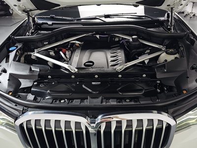 BMW X7 - 7