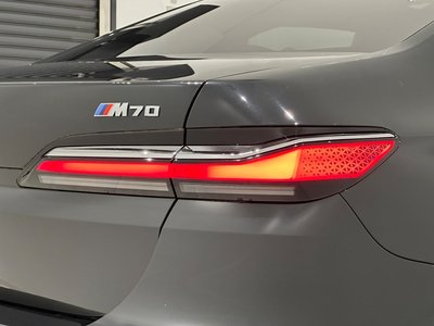 2025 BMW I7 — миниатюра 18