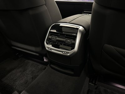2025 BMW I7 — миниатюра 43