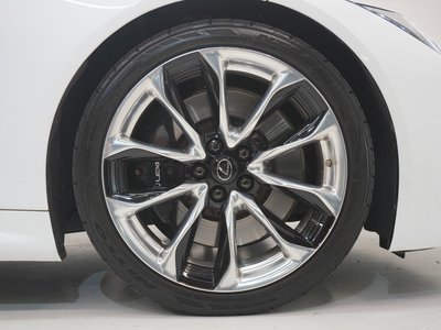 صورة 10 لـ 2017 Lexus LC