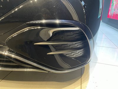 MERCEDES-BENZ EQE - 8