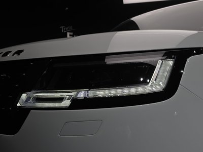 2025 LAND Rover RANGE ROVER photo 9